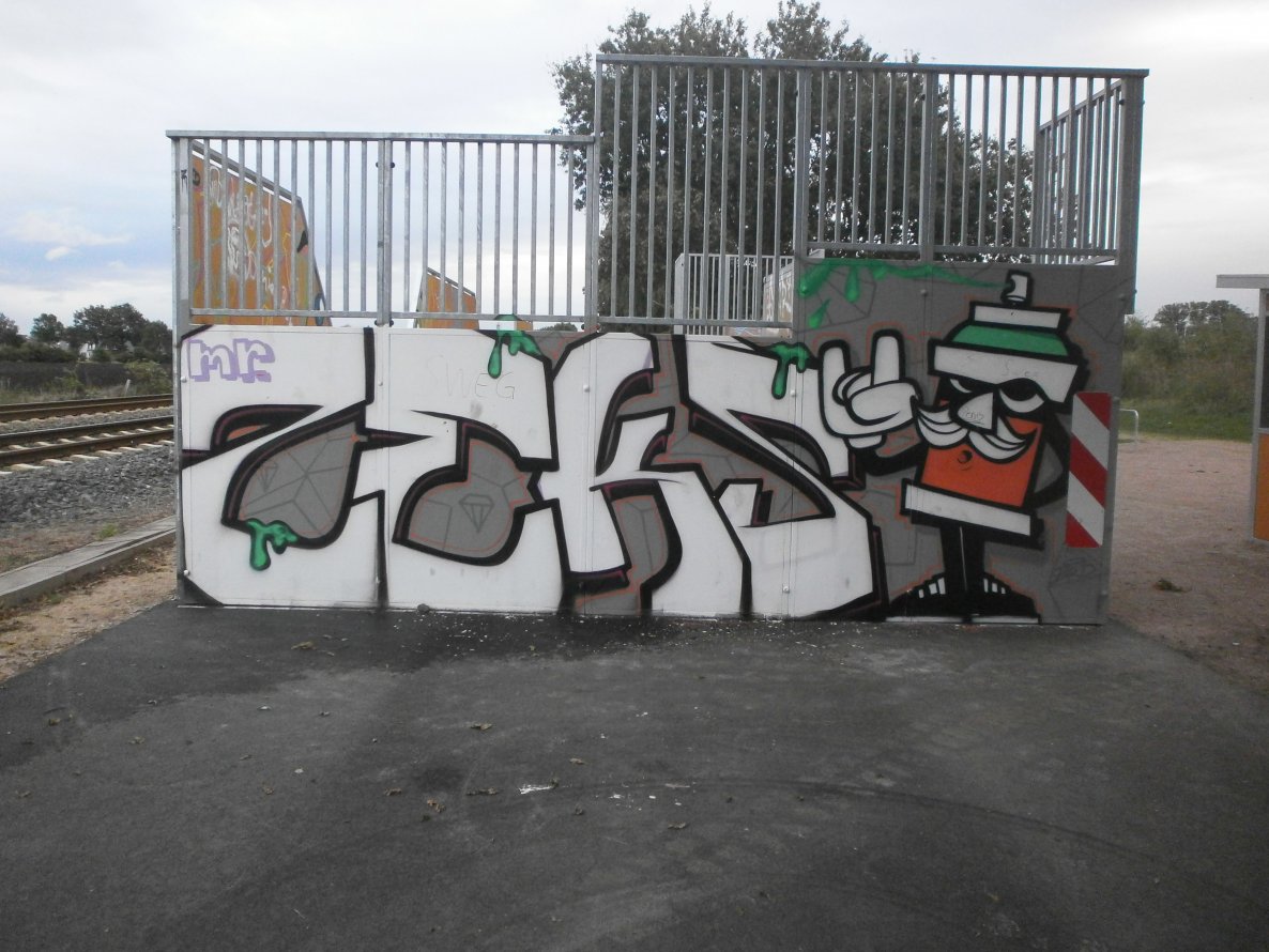 Graffiti Wall in Norderstedt - Photo by Zane_one - mr, zeks, zeks (2013)