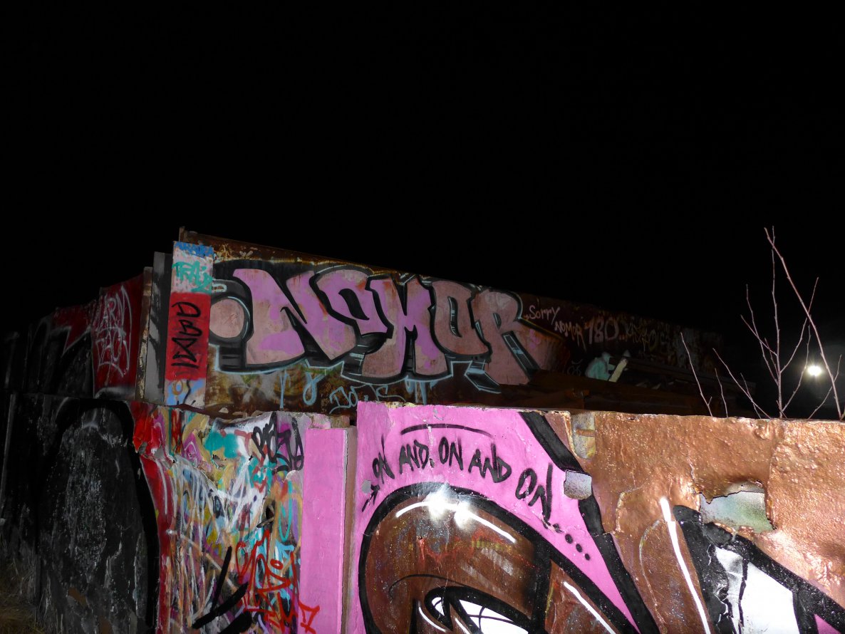 Graffiti Bombing - Photo by Zane_one - Nomor, 180