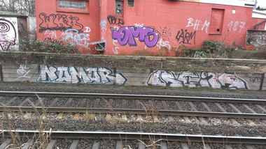 Graffiti Bombing - Photo by Zane_one - Qms, wka, Reik