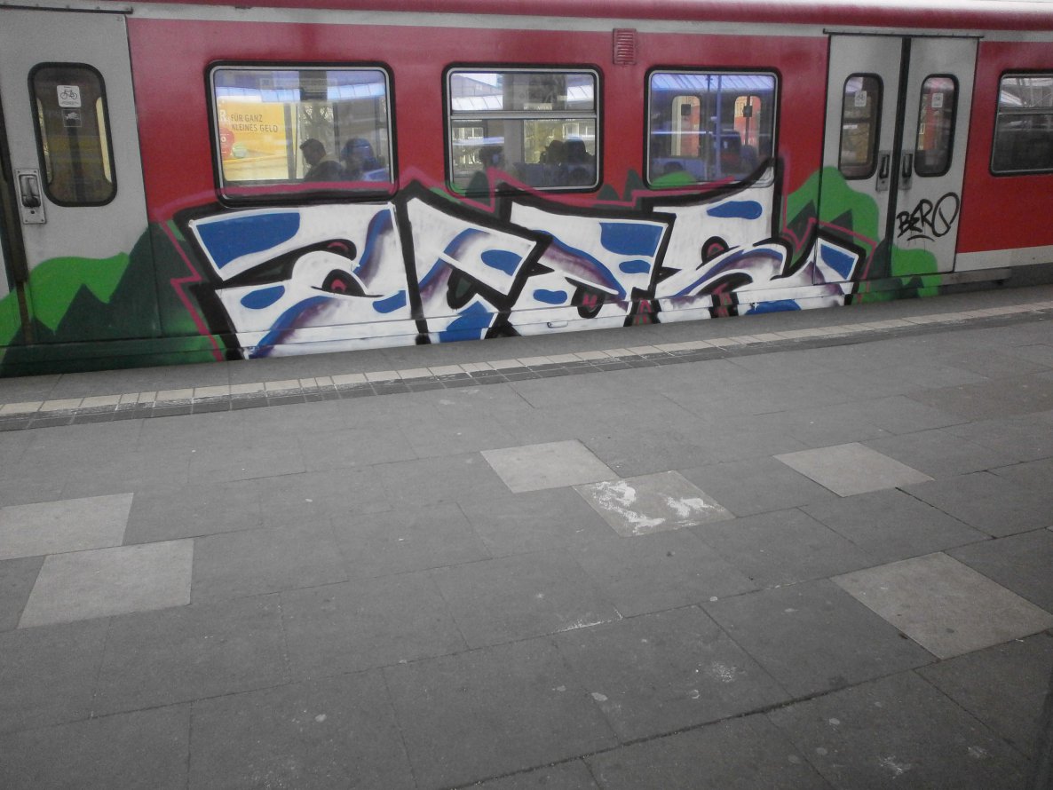 Graffiti Train in Hamburg - Photo by Zane_one - acor (2014)