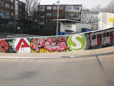 Graffiti Wall - Photo by Zane_one - Apris, gbr (2014)