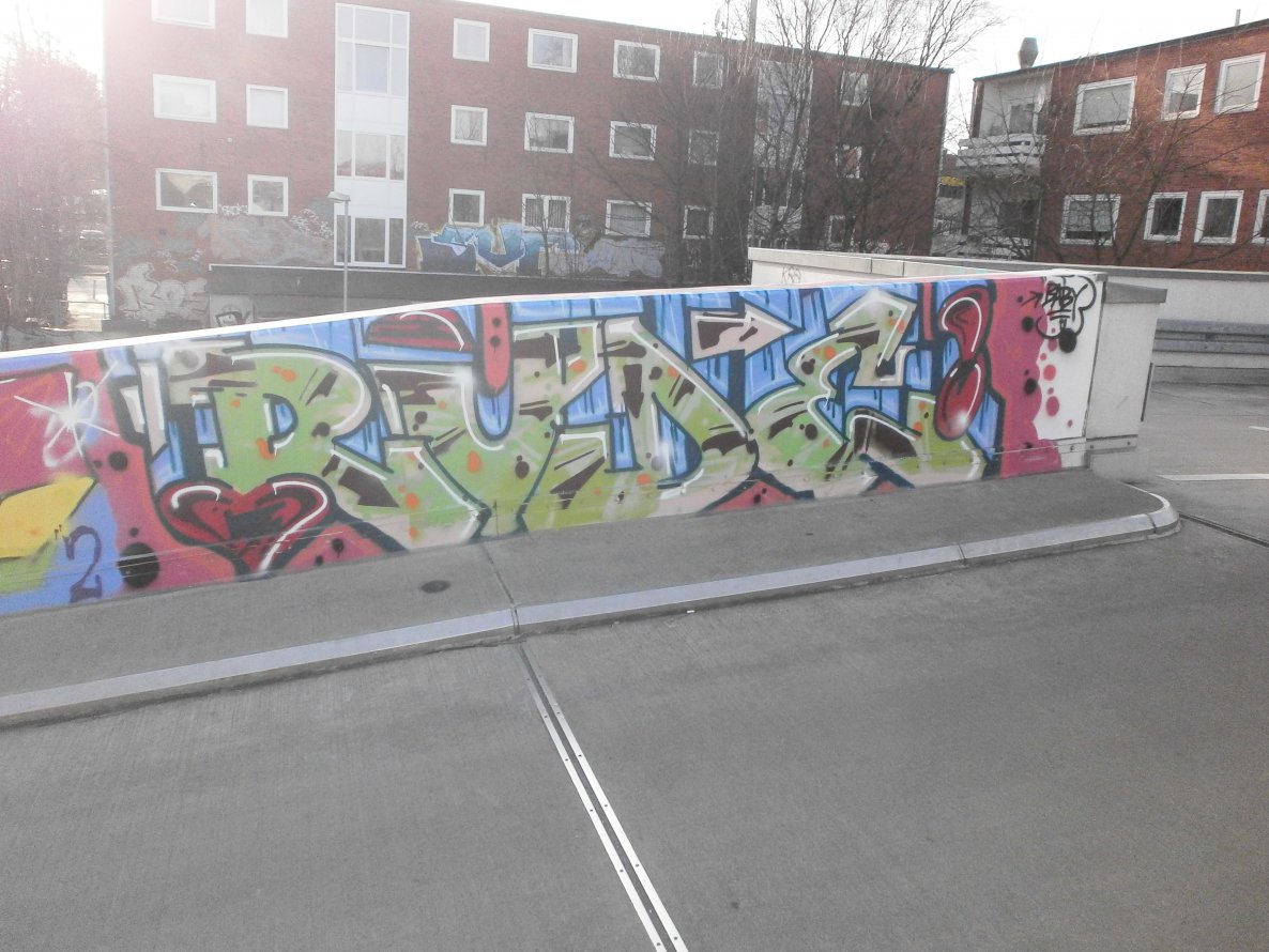 Graffiti Wall in Hamburg - Photo by Zane_one - rude, 180 (2014)