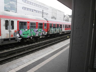 Graffiti Train in Hamburg - Photo by Zane_one - oreo, denk, regio (2014)