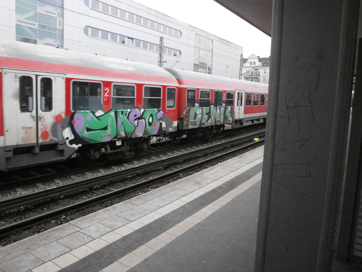 Graffiti Train in Hamburg - Photo by Zane_one - oreo, denk, regio (2014)