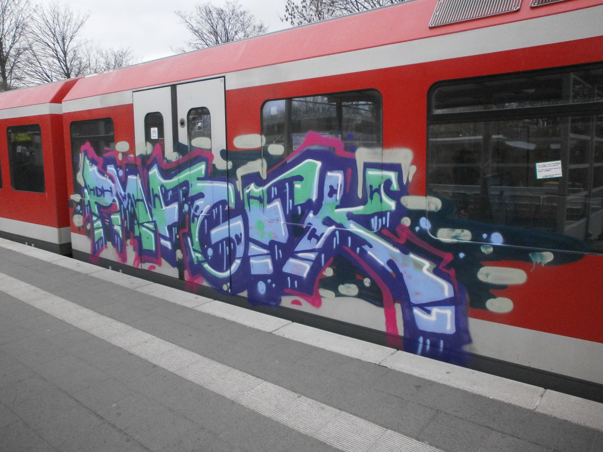 Graffiti Train in Hamburg - Photo by Zane_one - pmf, gfk (2014)