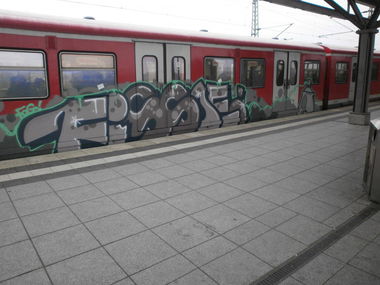 Graffiti Train in Hamburg - Photo by Zane_one - fissoe (2014)