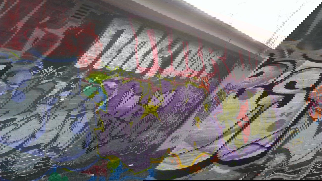 Graffiti Wall in Hamburg - Photo by Zane_one - nmr, robs (2014)