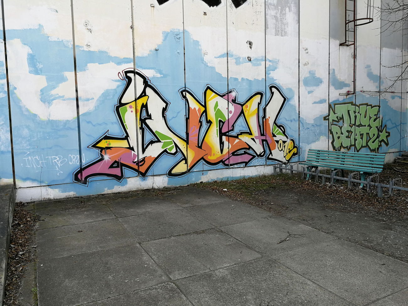 Graffiti Wall in BERLIN  - Photo by Zecke247 - Berlin