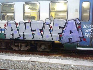 Graffiti Train - Photo by Zecke247 - Antifa, Graffiti