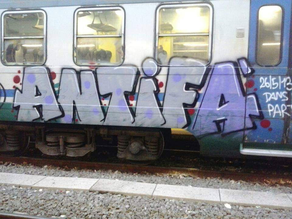 Graffiti Train - Photo by Zecke247 - Antifa, Graffiti