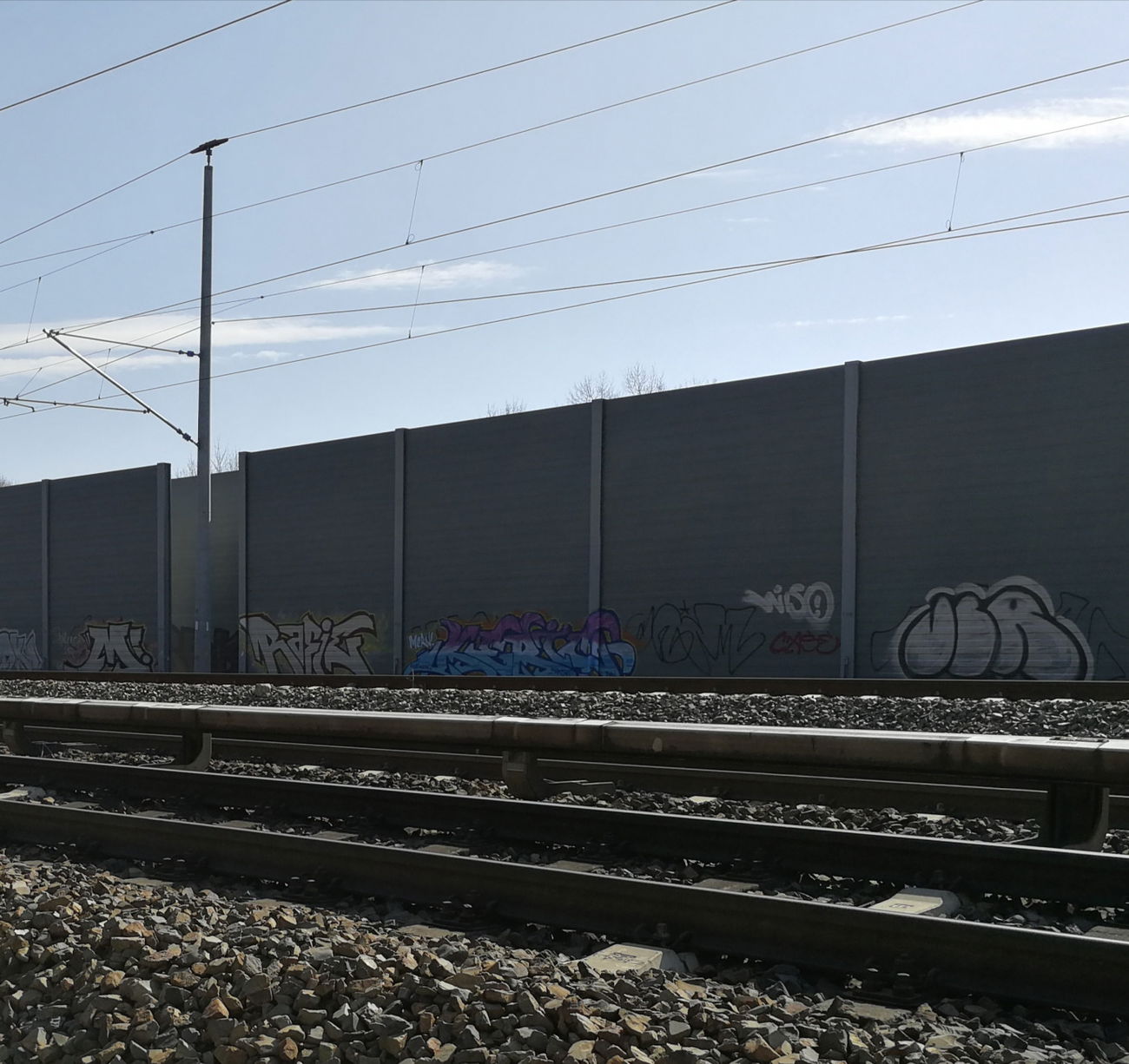 Graffiti Wall in BERLIN  - Photo by Zecke247