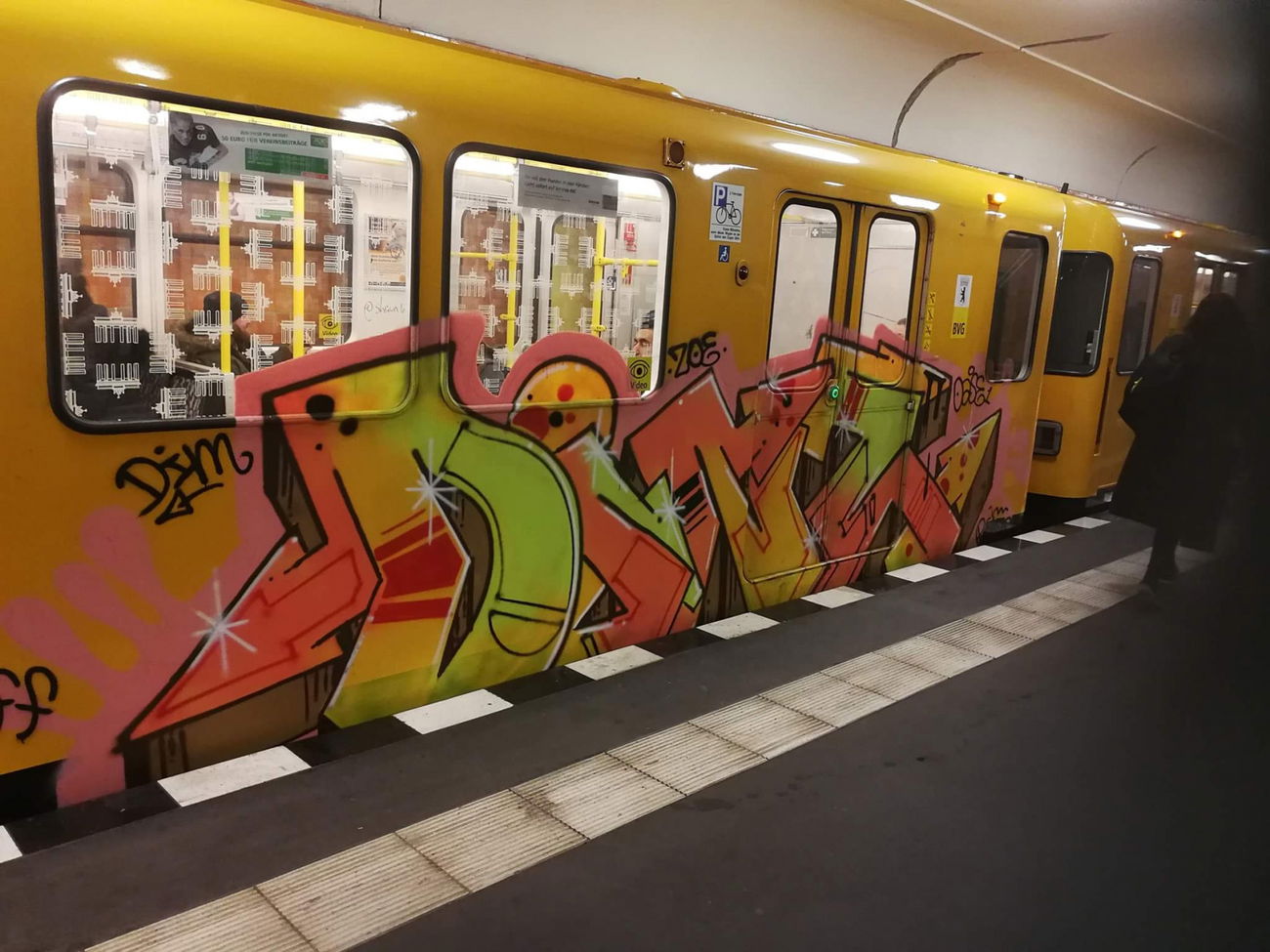 Graffiti Train - Photo by Zecke247 - dim (2020)
