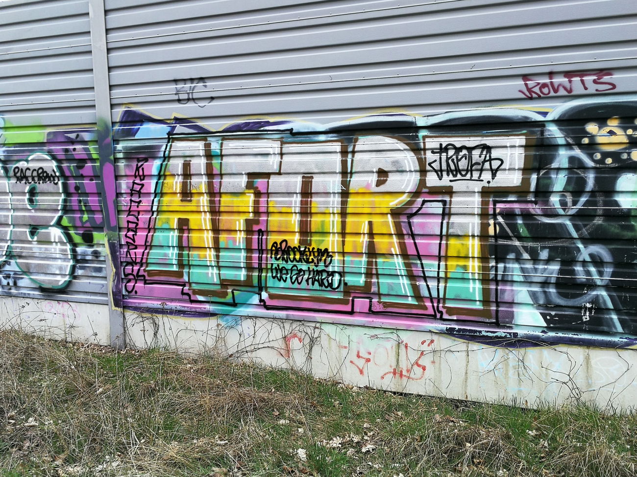 Graffiti Wall in BERLIN  - Photo by Zecke247 - afort, Berlin