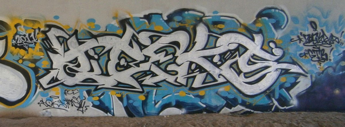 Graffiti Wall - Photo by Zeeks - Zeeks, Zixs, Zeex