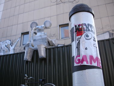 Graffiti Street Art in Berlin - Photo by Zeitzeuge - dens, densMckenzy, berlin (2014)