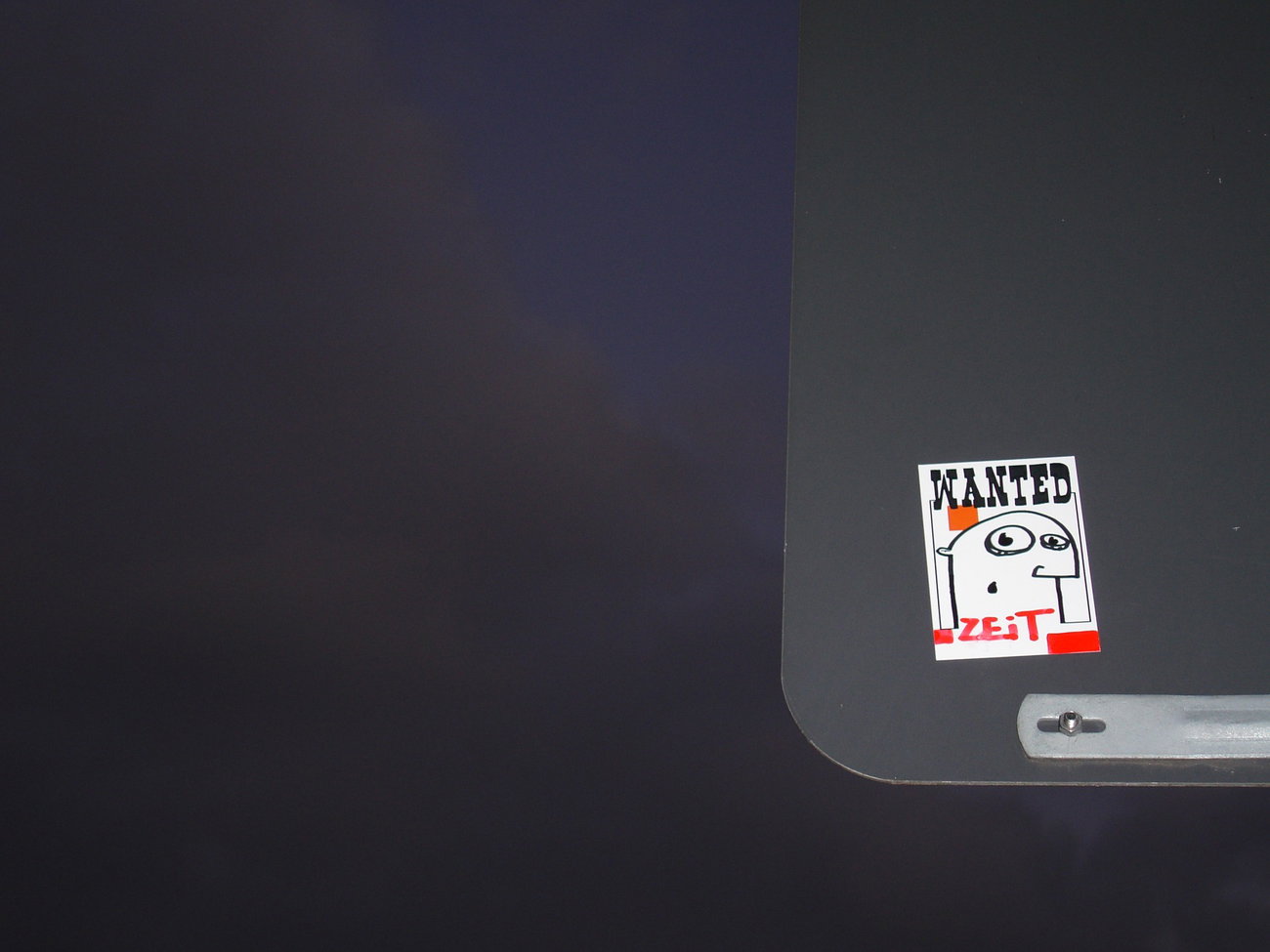 Graffiti Street Art in Leipzig - Photo by Zeitzeuge - dens_mckenzy, dens, mckenzy (2011)