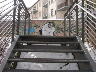 Graffiti Street Art in Leipzig - Photo by Zeitzeuge - dens, densmckenzy, dens_mckenzy (2014)