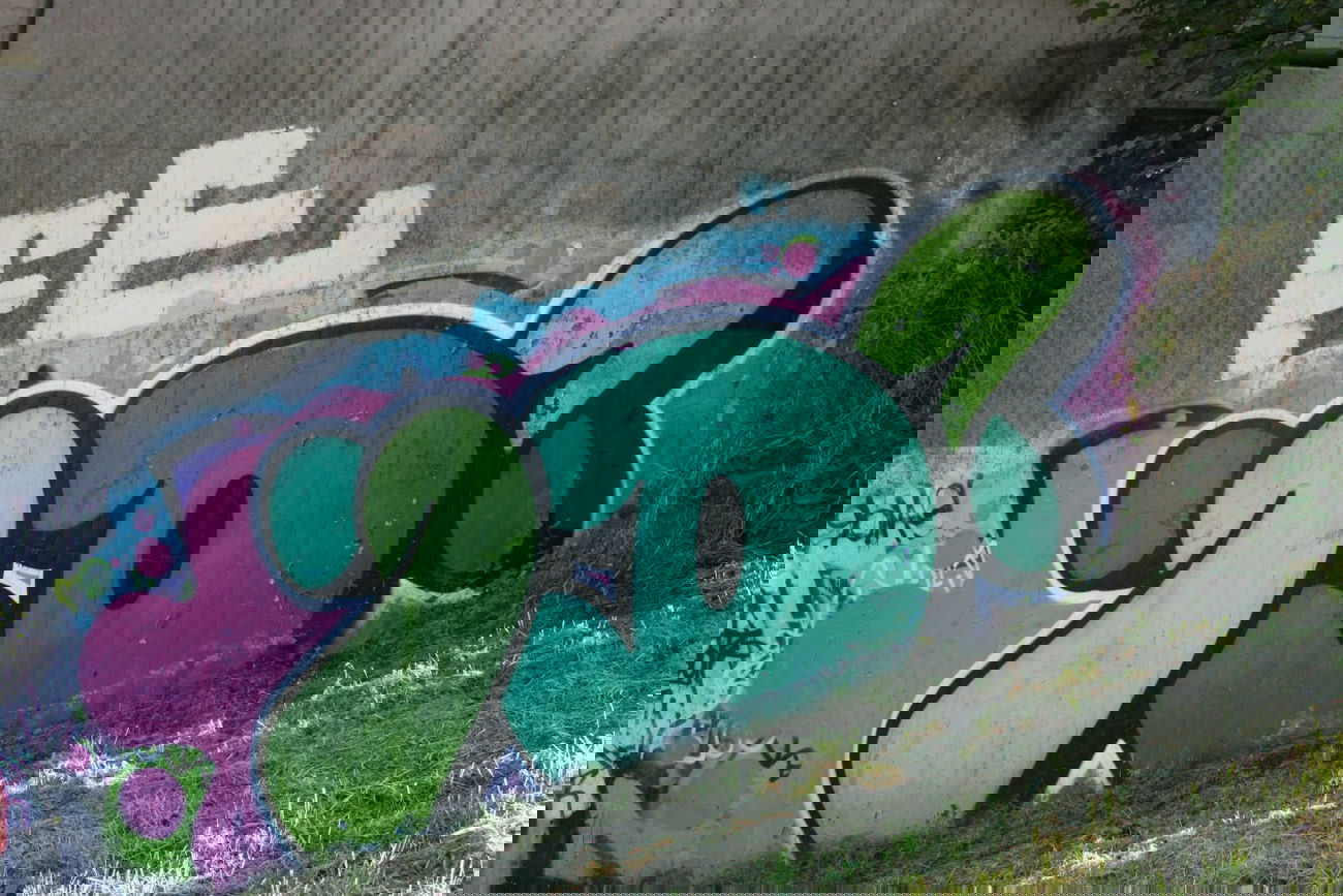 Graffiti Wall - Photo by ZerOne - ID