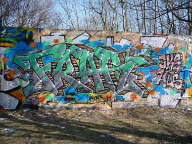 Graffiti Wall - Photo by ZiER - frak, jks, jks121 (2012)