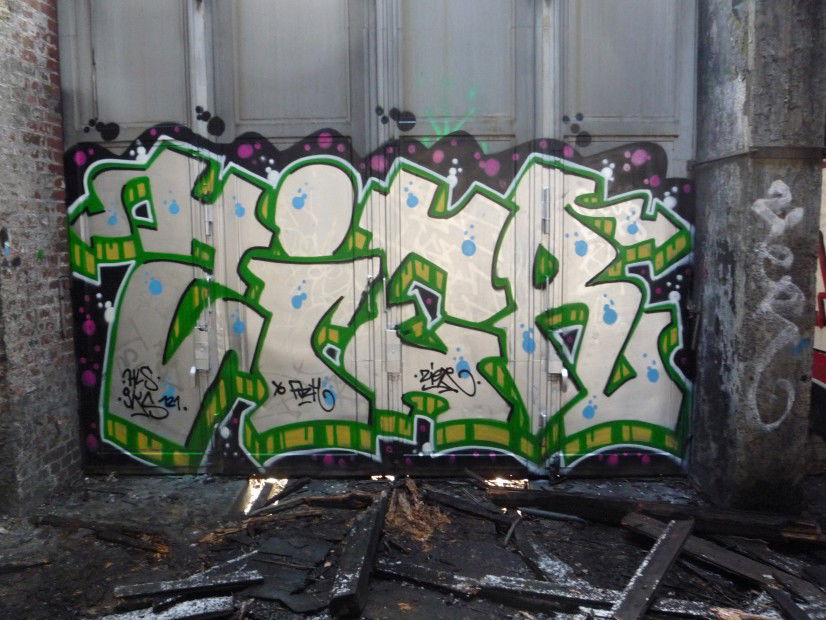 Graffiti Bombing in Berlin - Photo by ZiER - zier, cier, jks (2010)