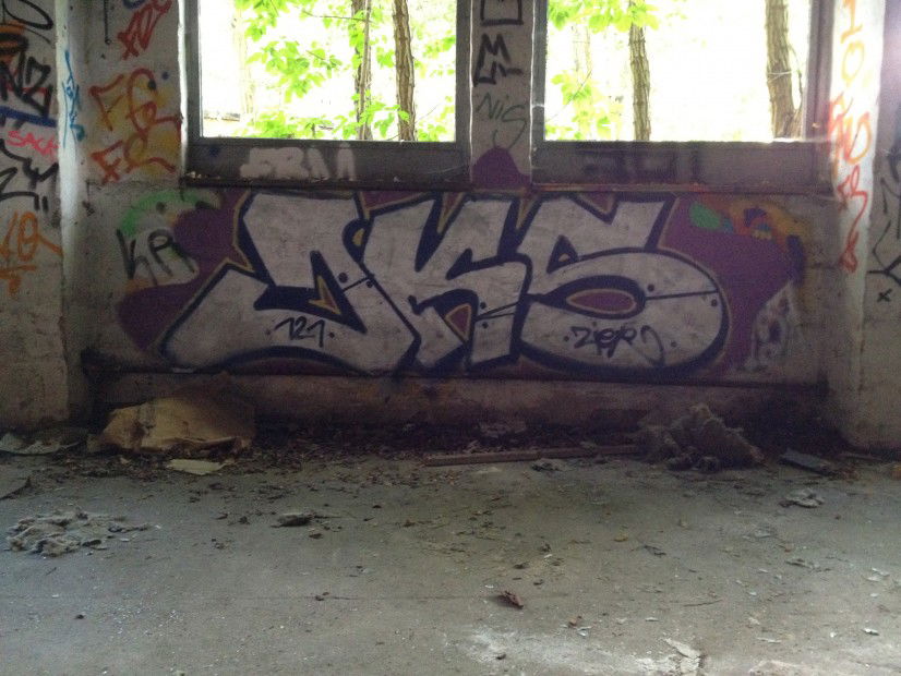 Graffiti Bombing - Photo by ZiER - jks, jks121, jokers (2012)
