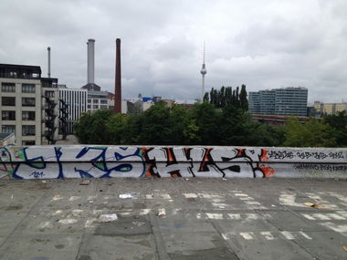 Graffiti Bombing in Berlin - Photo by ZiER - jks, hls, jks121 (2012)