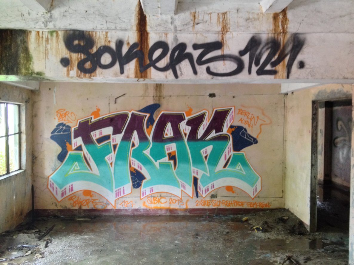 Graffiti Wall in Subic - Photo by ZiER - Frak, jks, jks121 (2013)