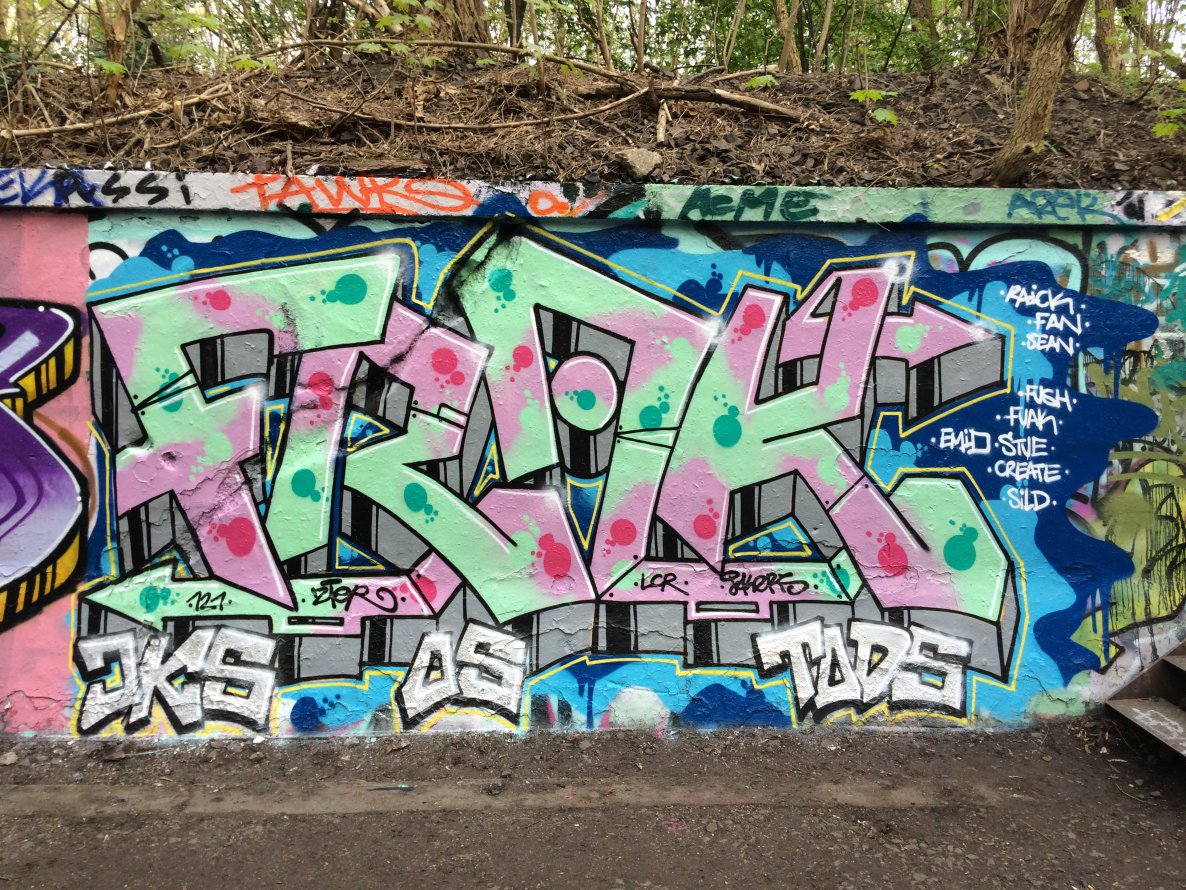 Graffiti Wall in Berlin - Photo by ZiER - frak, zier, cier (2014)