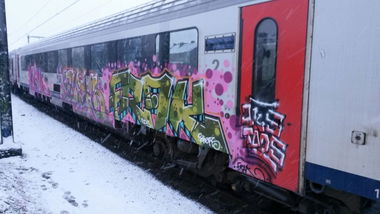 Graffiti Train - Photo by ZiER - frak, jks, 121 (2015)
