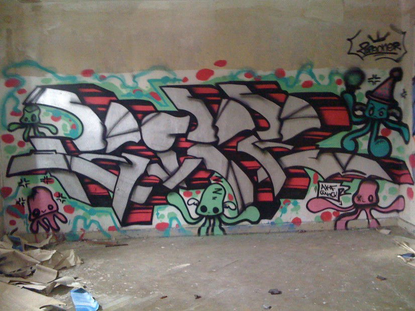 Graffiti Wall - Photo by Zipe196