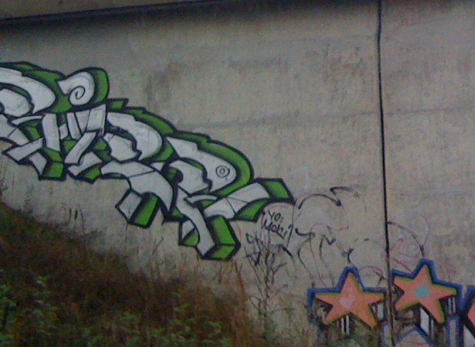 Graffiti Bombing - Photo by Zipe196 - zipe, sipe, akf