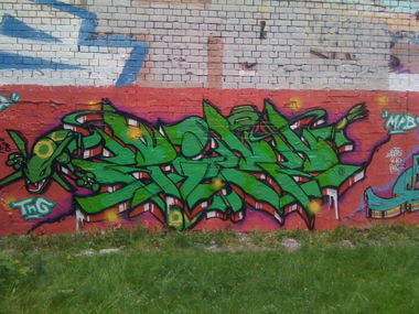 Graffiti Wall - Photo by Zipe196 - sipezipe, mrb, tng (2014)