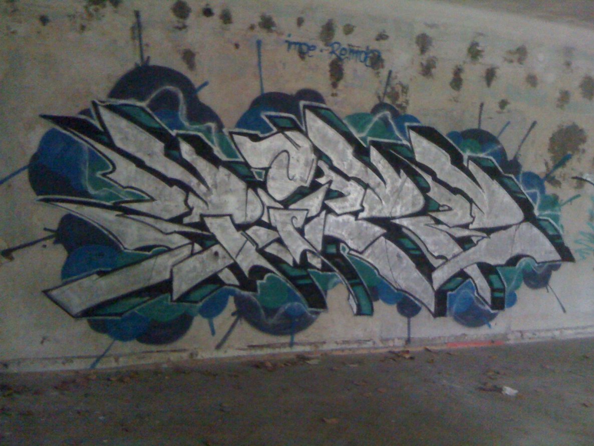 Graffiti Wall - Photo by Zipe196 - sipe, zipe, mrb (2014)