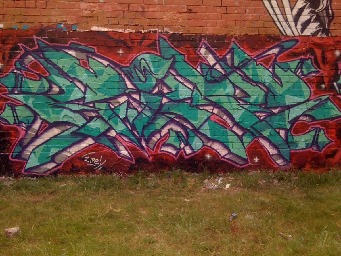 Graffiti Wall - Photo by Zipe196 - sipe, zipe, mrb