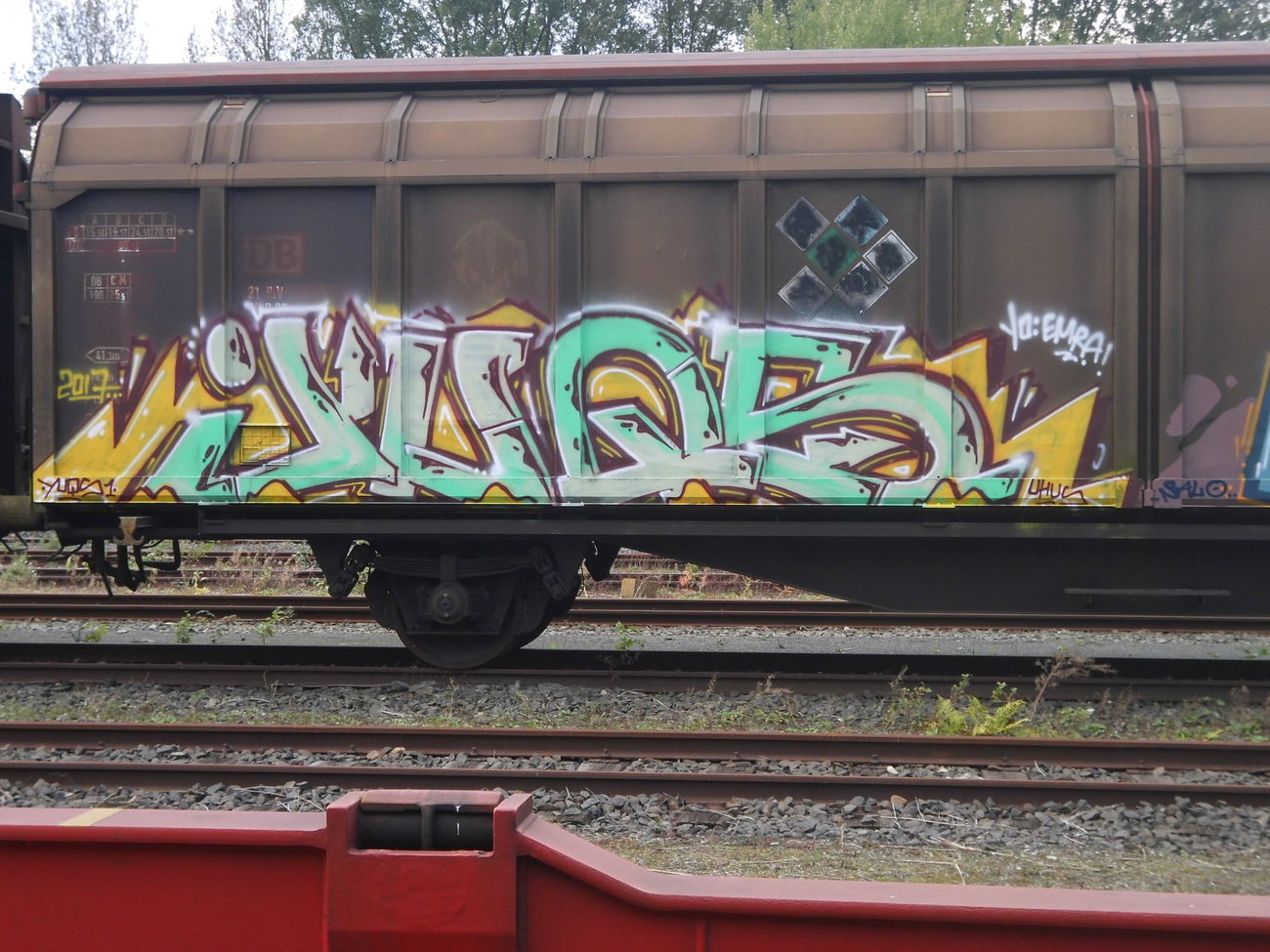 Graffiti Train - Photo by Zivilpolizist - YUXER, YUQS, UHUS