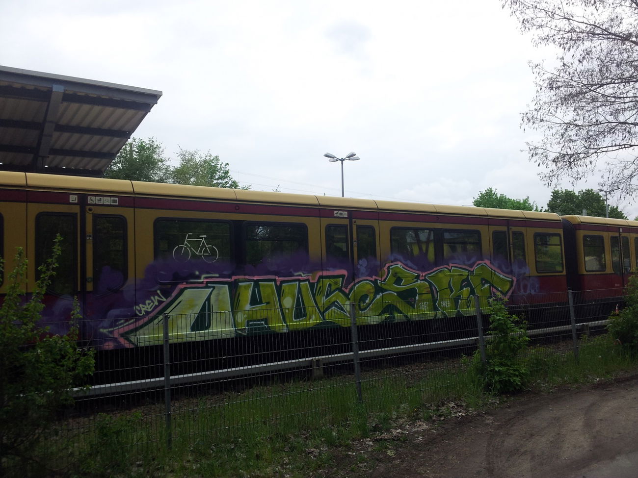 Graffiti Train - Photo by Zivilpolizist - UHUS, UHU, UHUZ