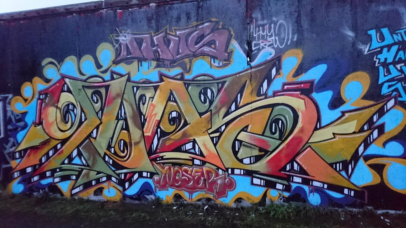 Graffiti Wall - Photo by Zivilpolizist - uhus, uhuz, yuqs