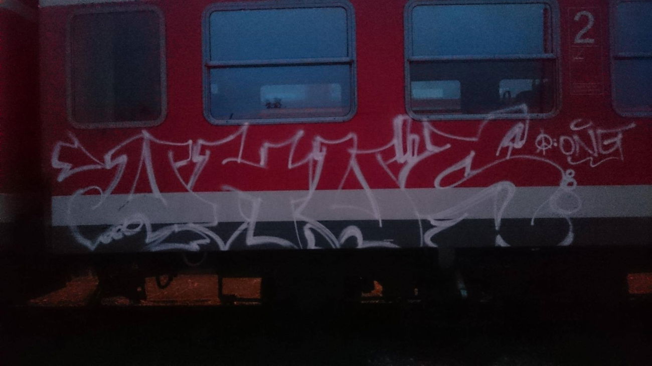 Graffiti Train - Photo by Zivilpolizist - UHUS, UHUZ, UHU