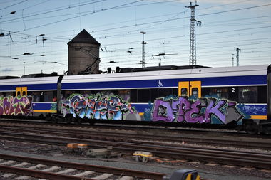 Graffiti Train - Photo by Zivilpolizist - GFR, PLEEZ, OTEK