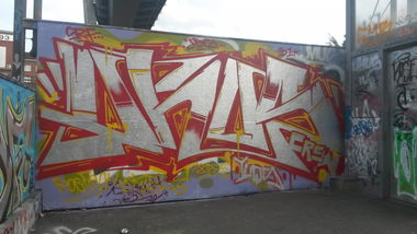 Graffiti Bombing - Photo by Zivilpolizist - UHUS, UHU, UHUZ