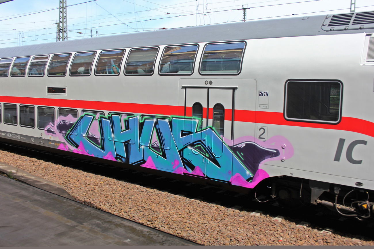 Graffiti Train - Photo by Zivilpolizist - UHUS, UHU, UHUZ