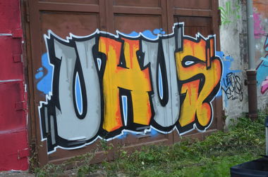Graffiti Bombing - Photo by Zivilpolizist - UHUS, UHUZ, UHU