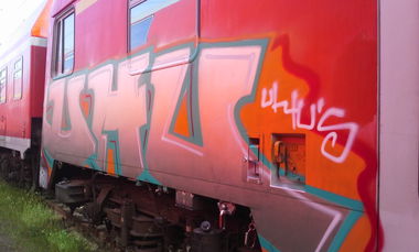 Graffiti Train - Photo by Zivilpolizist - UHUS, UHU, UHUZ