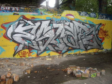Graffiti Wall - Photo by Zivilpolizist - Escape, ESC, YUQS