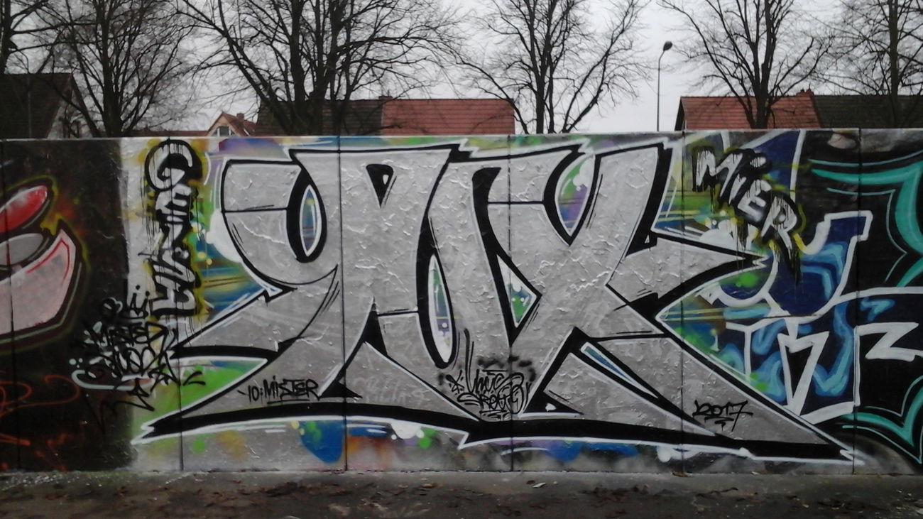 Graffiti Wall - Photo by Zivilpolizist - uhus, Uhu, yuqs