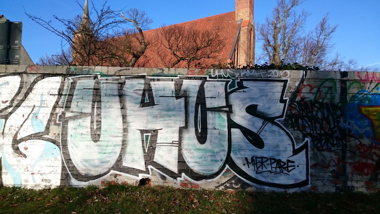Graffiti Bombing - Photo by Zivilpolizist - UHUS, UHU, UHUZ