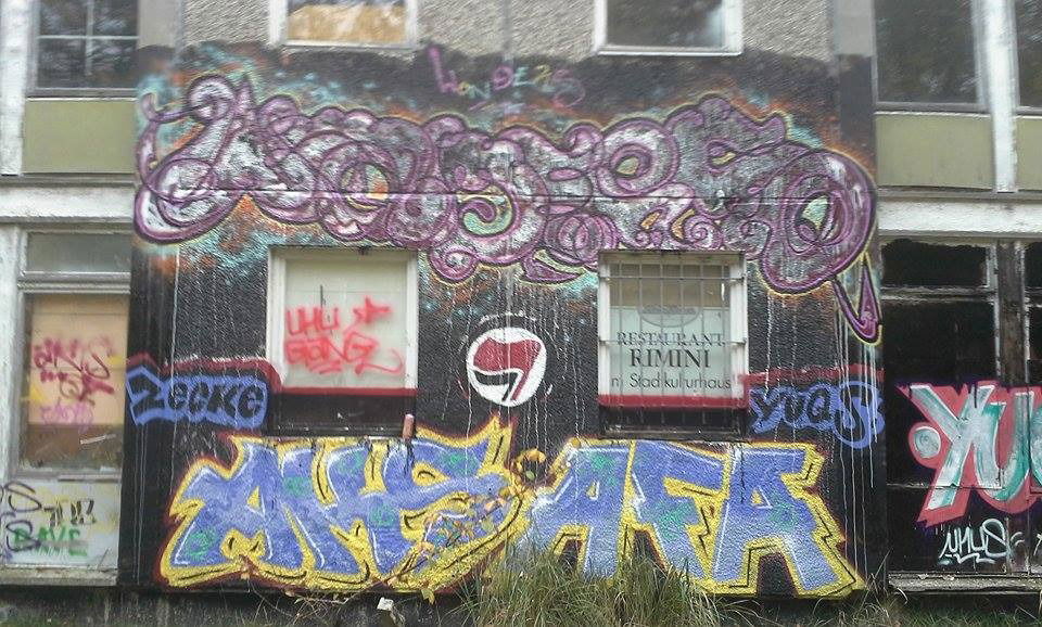 Graffiti Wall - Photo by Zivilpolizist - AKS, Zecke, Antifa