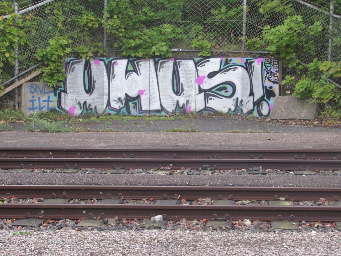 Graffiti Bombing - Photo by Zivilpolizist - UHUS, UHUZ, UHULIGANS