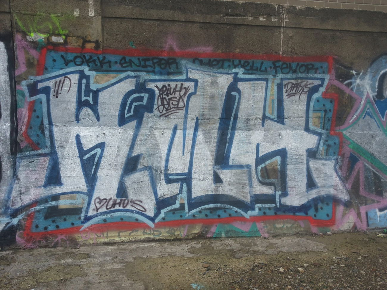Graffiti Bombing - Photo by Zivilpolizist - UHUS, UHU, UHUZ