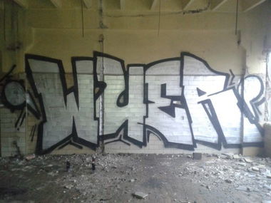 Graffiti Wall - Photo by ZkiB - wr